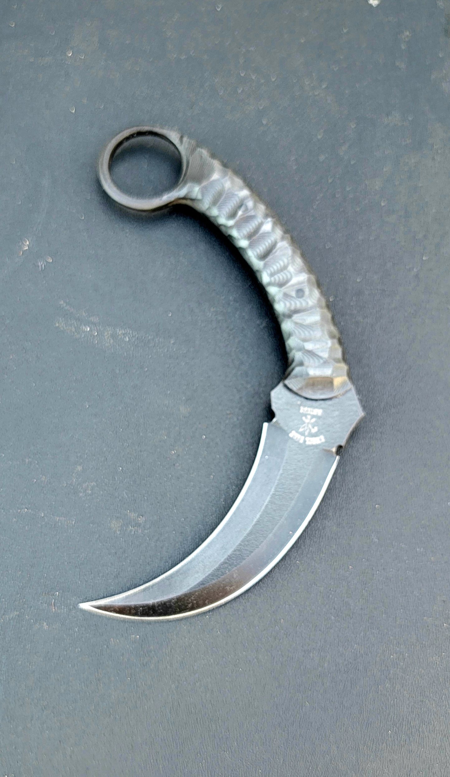 Guardian Karambit carbon fiber